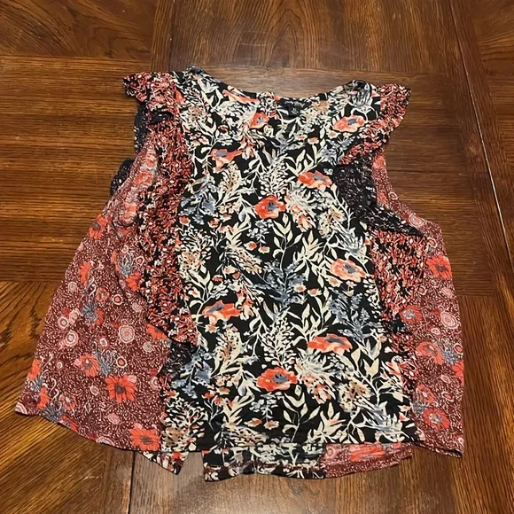 Lucky Brand Top NWT. - Picture 4 of 7